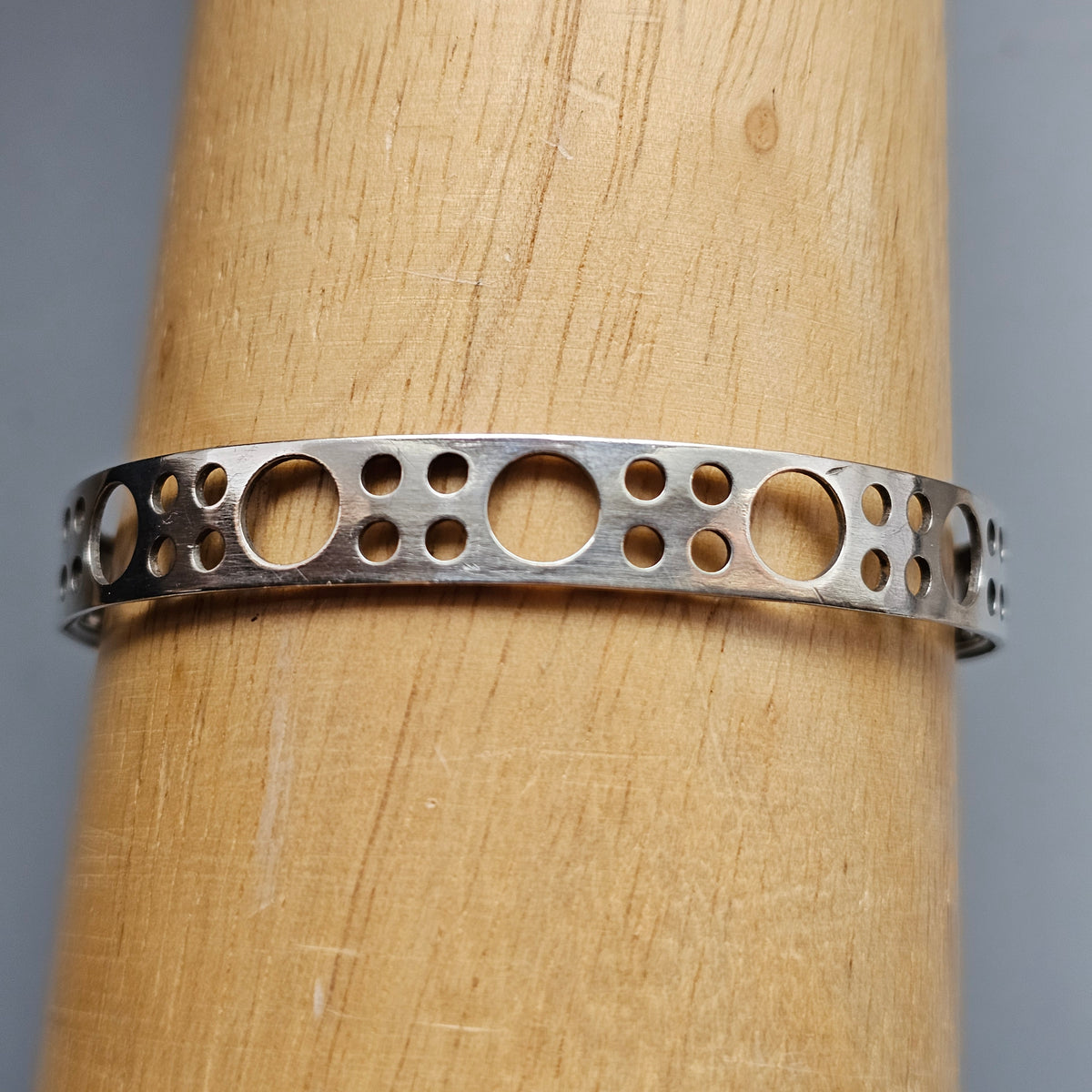 Vintage 1970s Martti Viikinniemi Finnish Silver Modernist Bangle