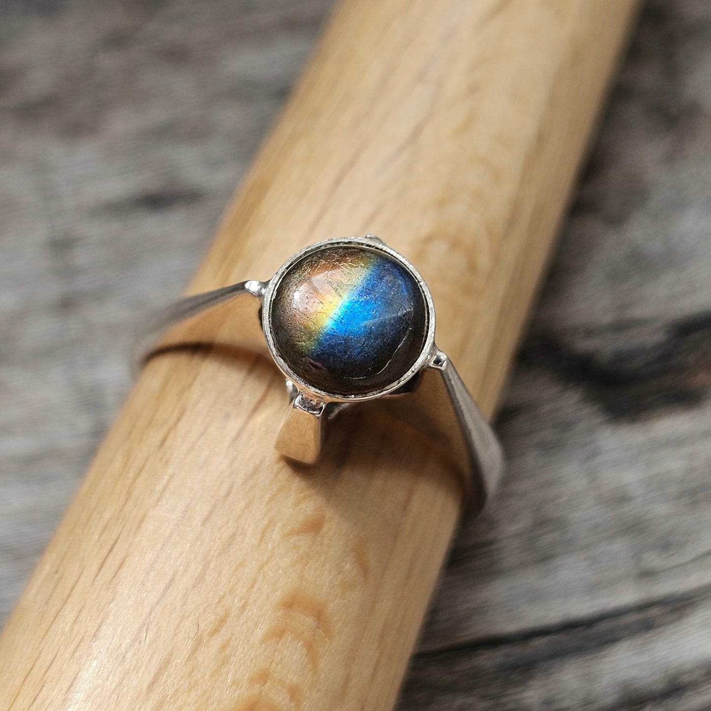 Vintage 1970s Matti Hyvärinen Finnish Sterling Silver Spectrolite Ring