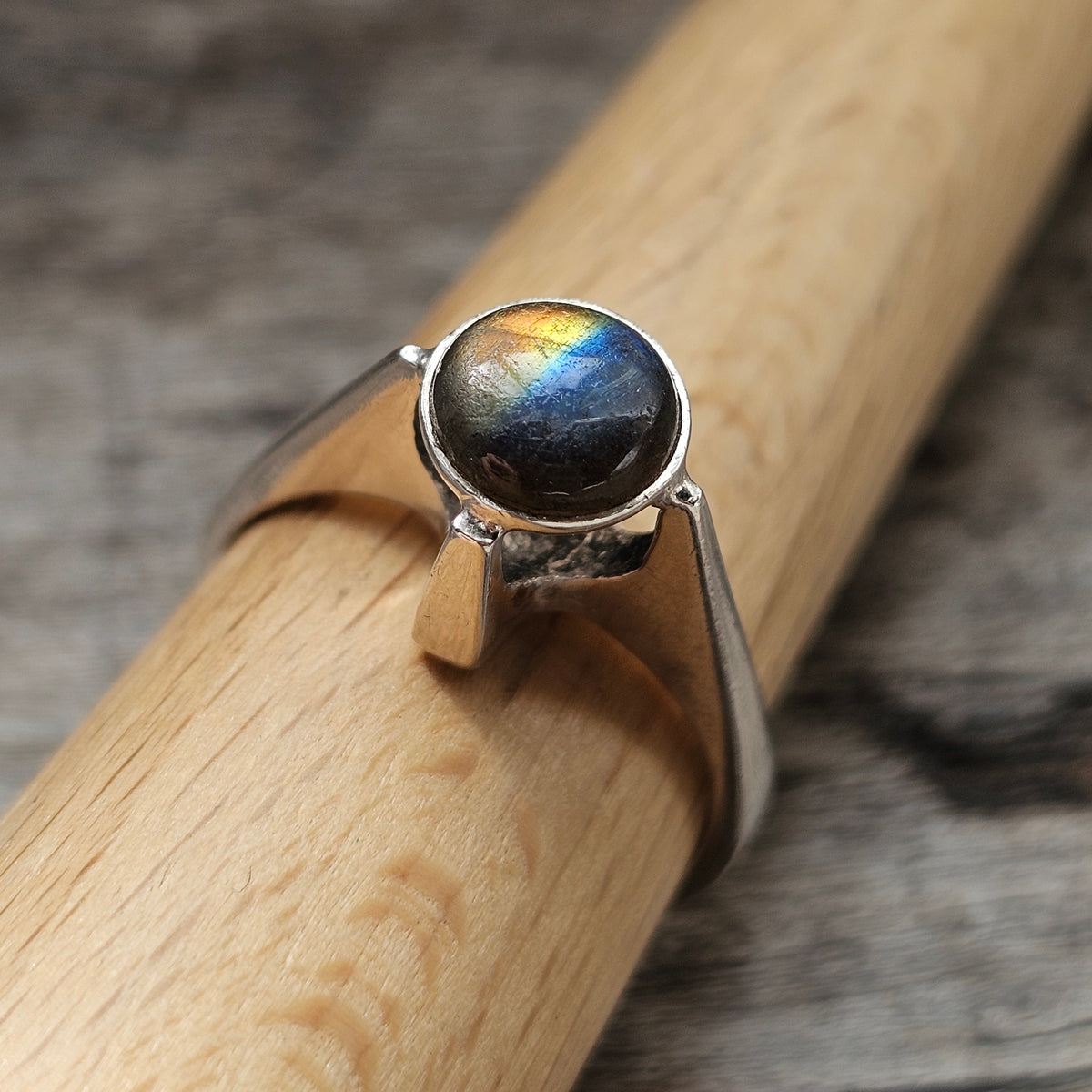 Vintage 1970s Matti Hyvärinen Finnish Sterling Silver Spectrolite Ring