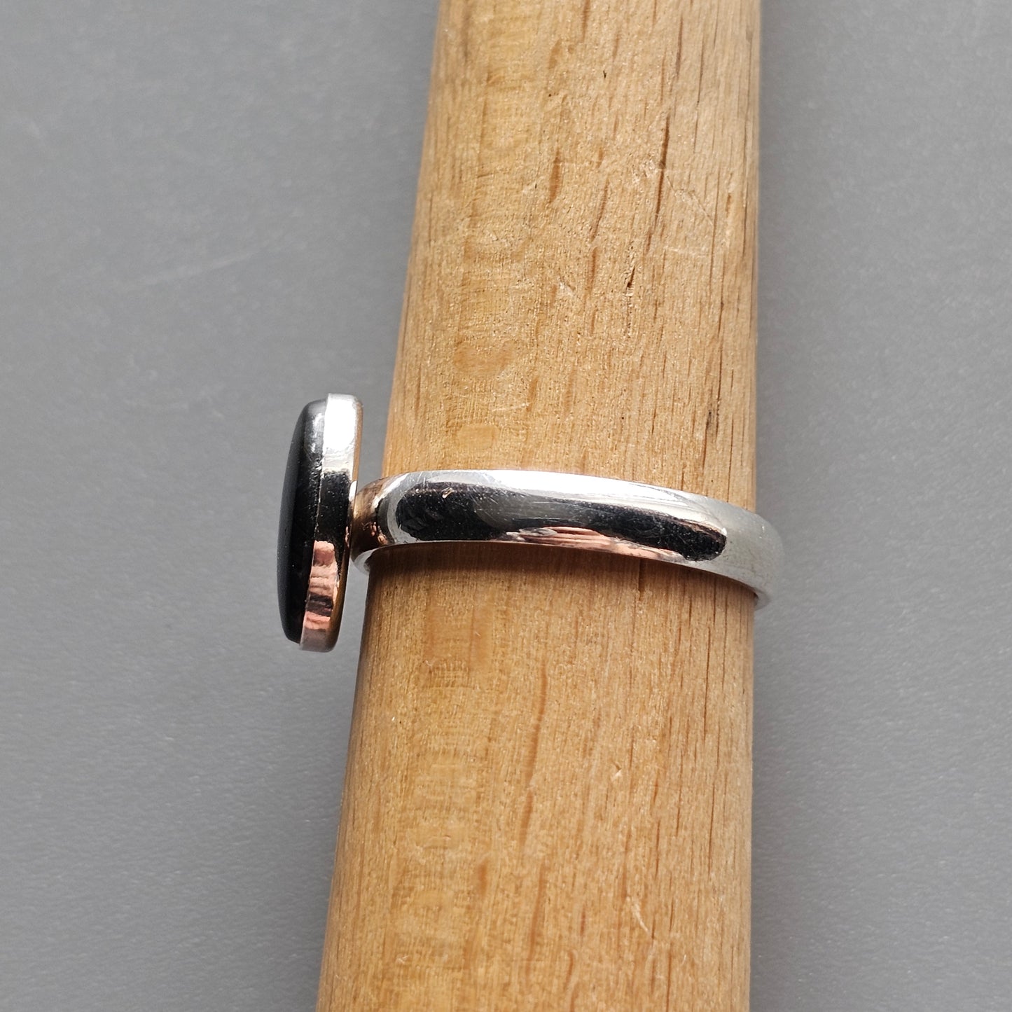 Contemporary Finnish Sterling Silver Spectrolite Ring