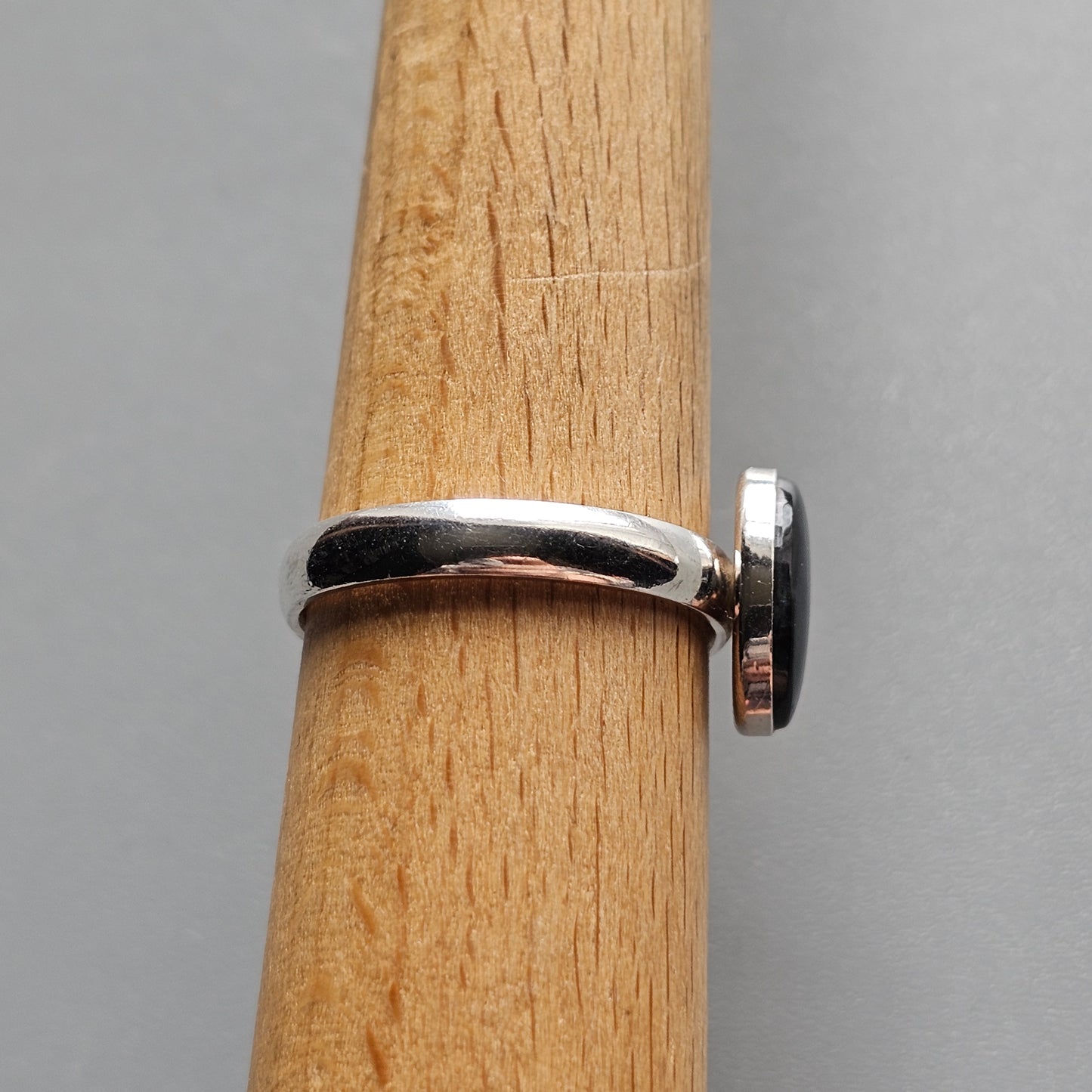 Contemporary Finnish Sterling Silver Spectrolite Ring