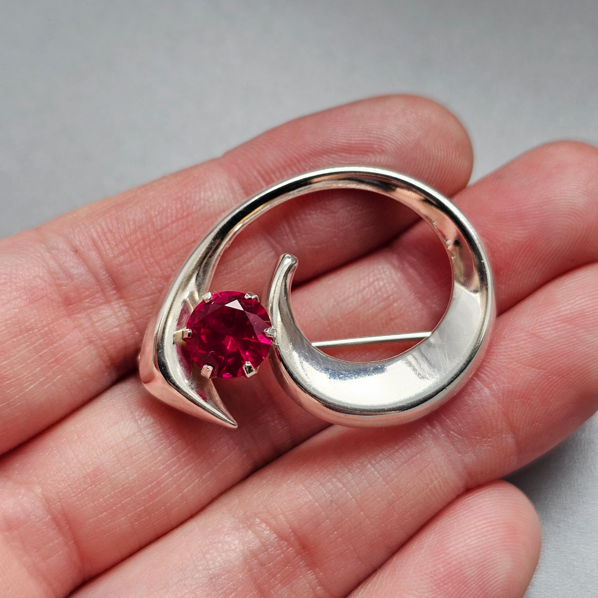 Vintage Kultaseppä Salovaara Finnish Sterling Silver Synthetic Ruby Brooch