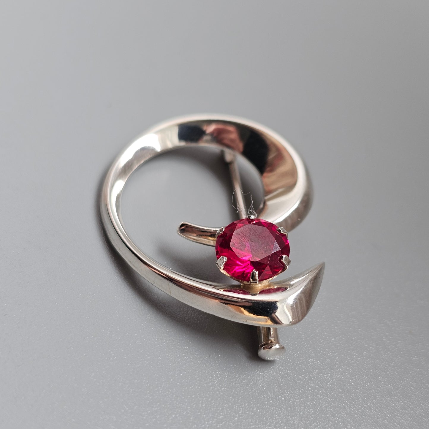 Vintage Kultaseppä Salovaara Finnish Sterling Silver Synthetic Ruby Brooch