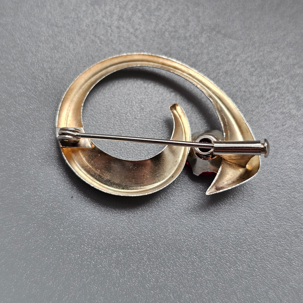 Vintage Kultaseppä Salovaara Finnish Sterling Silver Synthetic Ruby Brooch