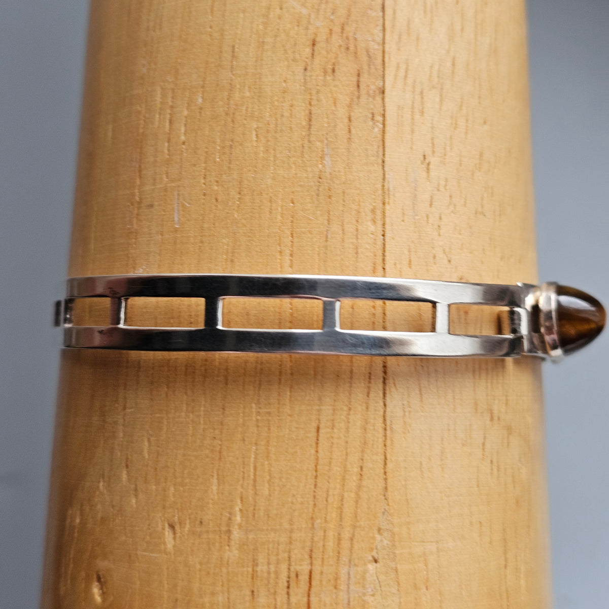 Vintage 1960s Turun Hopea Finnish Silver Tiger's Eye Modernist Bangle 1964