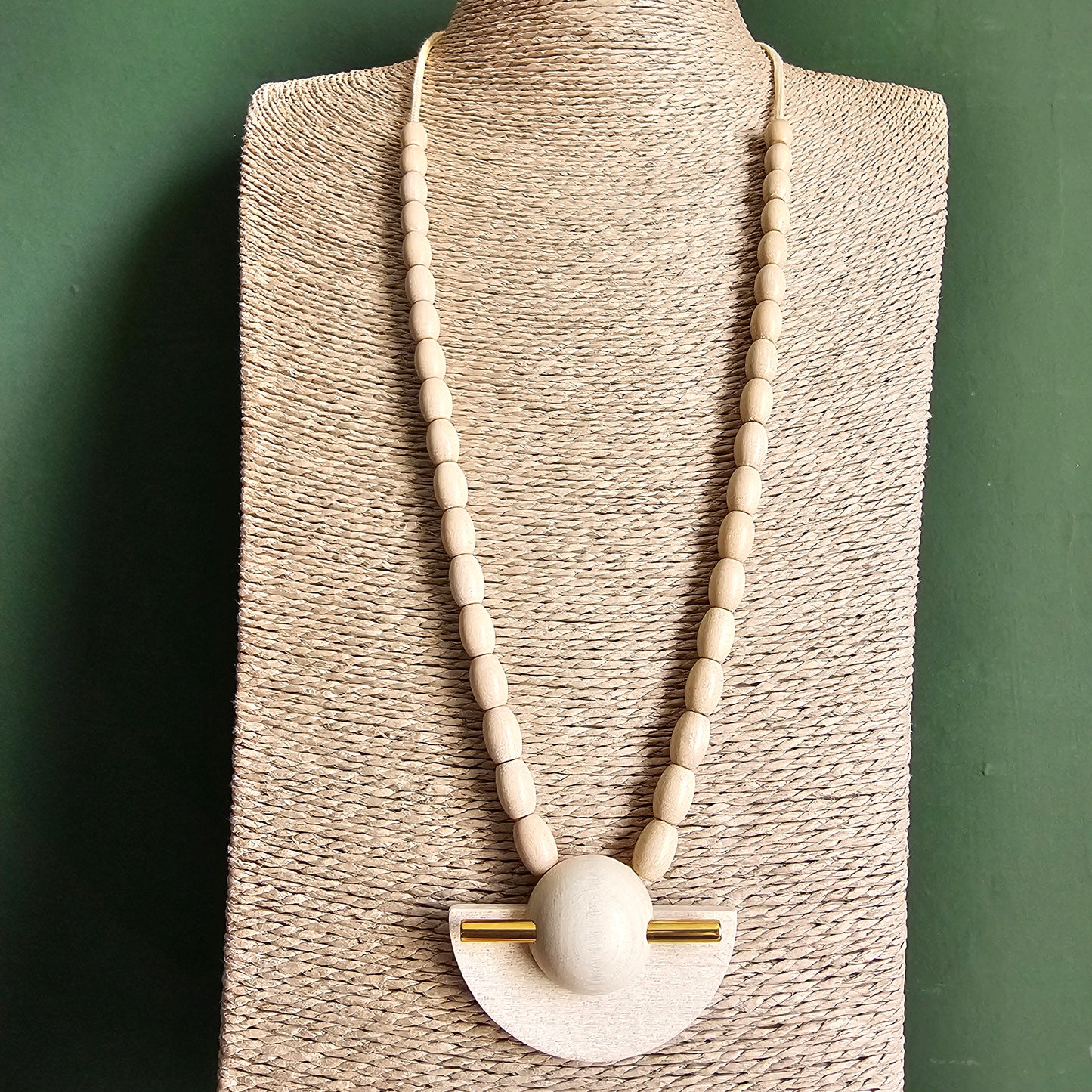 Vintage Aarikka LADY White Beige Wooden Modernist Necklace Finland