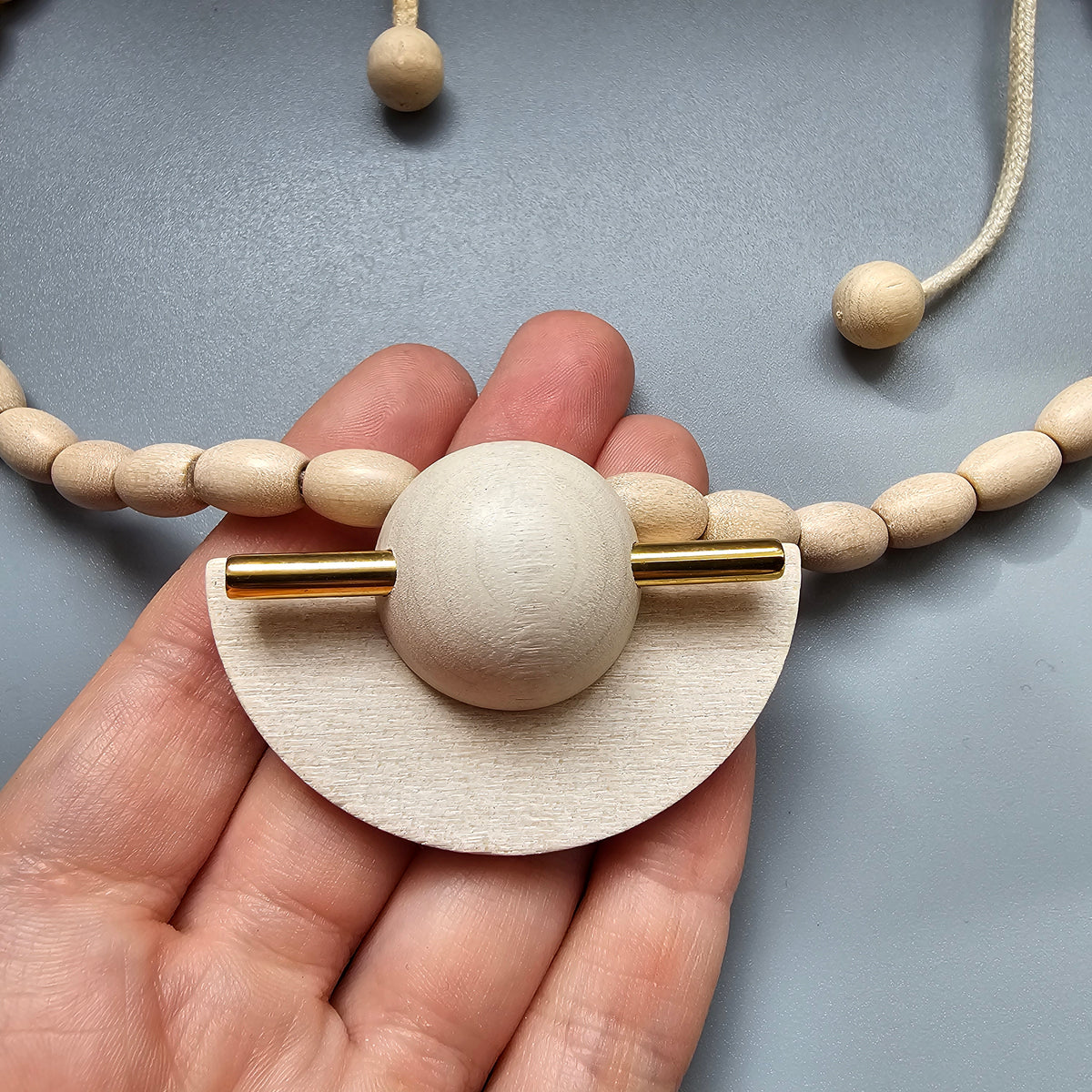 Vintage Aarikka LADY White Beige Wooden Modernist Necklace Finland