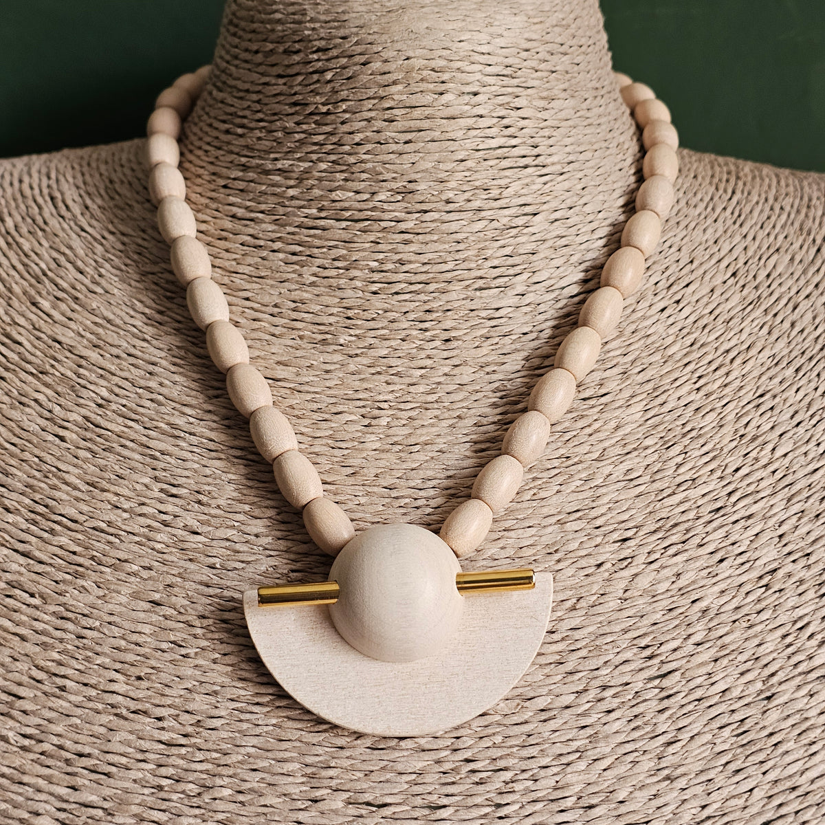 Vintage Aarikka LADY White Beige Wooden Modernist Necklace Finland