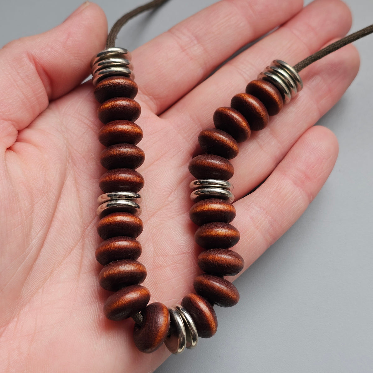 Vintage 1980s 1990s Aarikka Finnish Wooden Brown & Silver Tone Rondel Bead Necklace