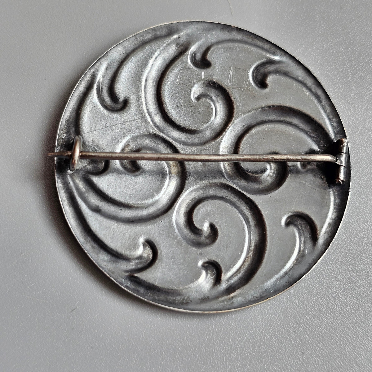 Vintage Art Nouveau Style Nordic Silver Tone Scroll Brooch