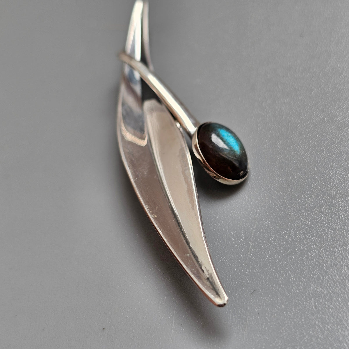 Vintage Finnish Modernist Silver & Spectrolite Flower Brooch by Elis Kauppi Kupittaan Kulta