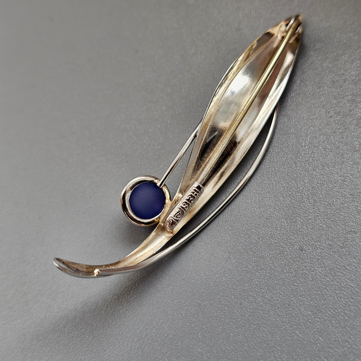 Smaller Finnish 1960s Modernist Silver & Blue Chalcedony Flower Brooch by Elis Kauppi Kupittaan Kulta 1962