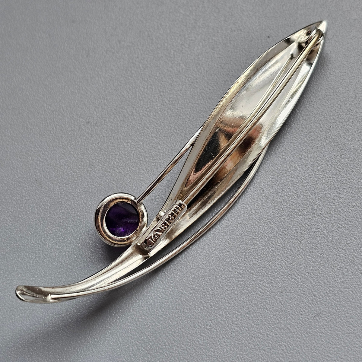 Smaller Finnish 1960s Modernist Silver Amethyst Flower Brooch by Elis Kauppi Kupittaan Kulta 1960