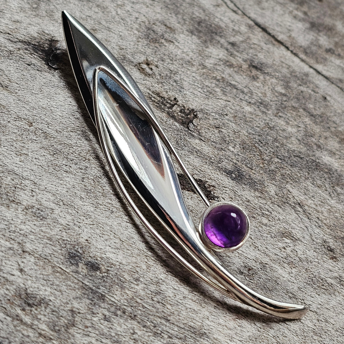 Smaller Finnish 1960s Modernist Silver Amethyst Flower Brooch by Elis Kauppi Kupittaan Kulta 1960