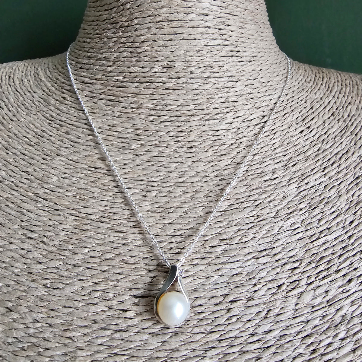 Contemporary Finnish Sterling Silver Pearl Pendant Necklace