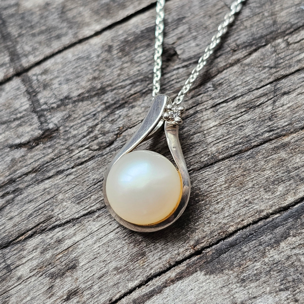 Contemporary Finnish Sterling Silver Pearl Pendant Necklace