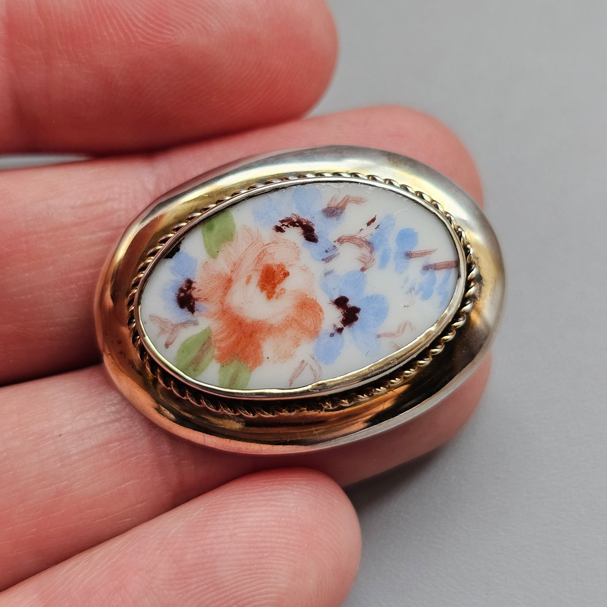 Small Vintage Oval 1940s Finnish Gilt Silver Porcelain Floral Brooch 1948