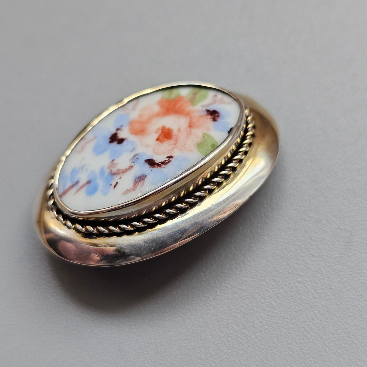 Small Vintage Oval 1940s Finnish Gilt Silver Porcelain Floral Brooch 1948