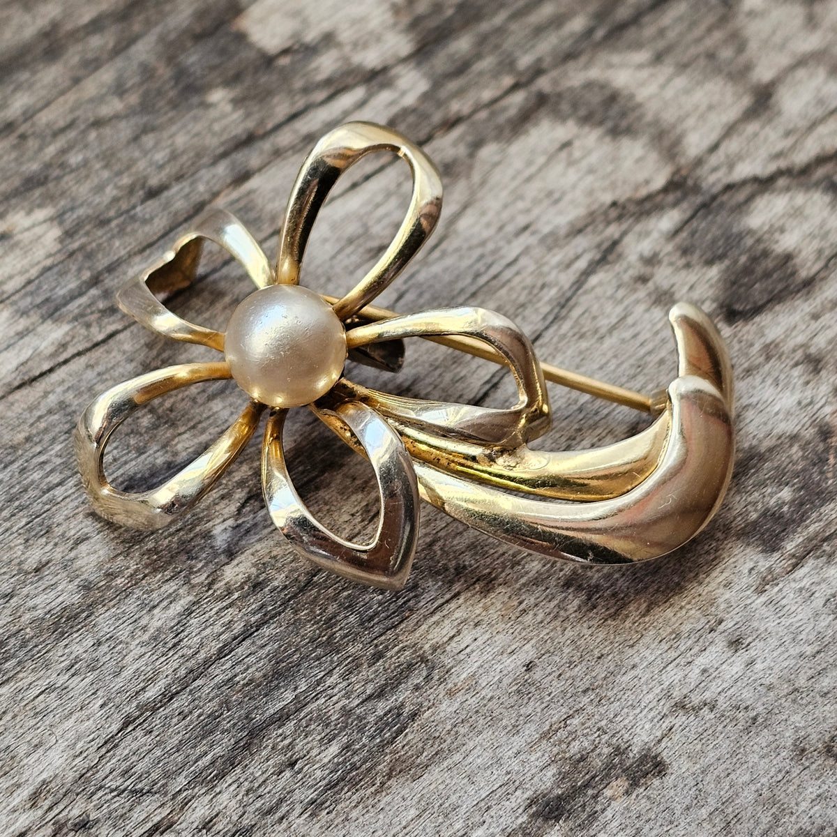Vintage 1950s Elis Kauppi Kupittaan Kulta Gilt Silver Faux Pearl Flower Brooch
