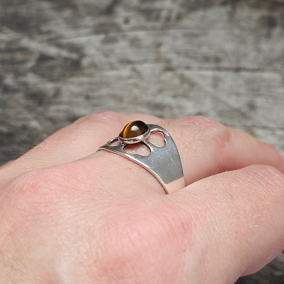 Vintage 1960s Turun Hopea Finnish Silver Tiger's Eye Clover Ring 1962