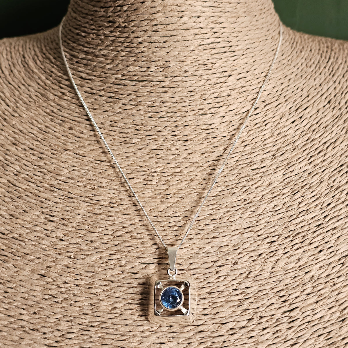 Vintage Finnish Sterling Silver Synthetic Blue Spinel Modernist Necklace