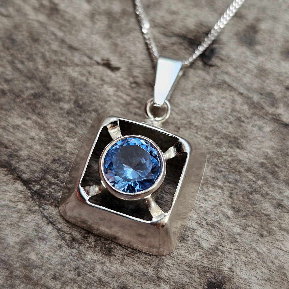 Vintage Finnish Sterling Silver Synthetic Blue Spinel Modernist Necklace