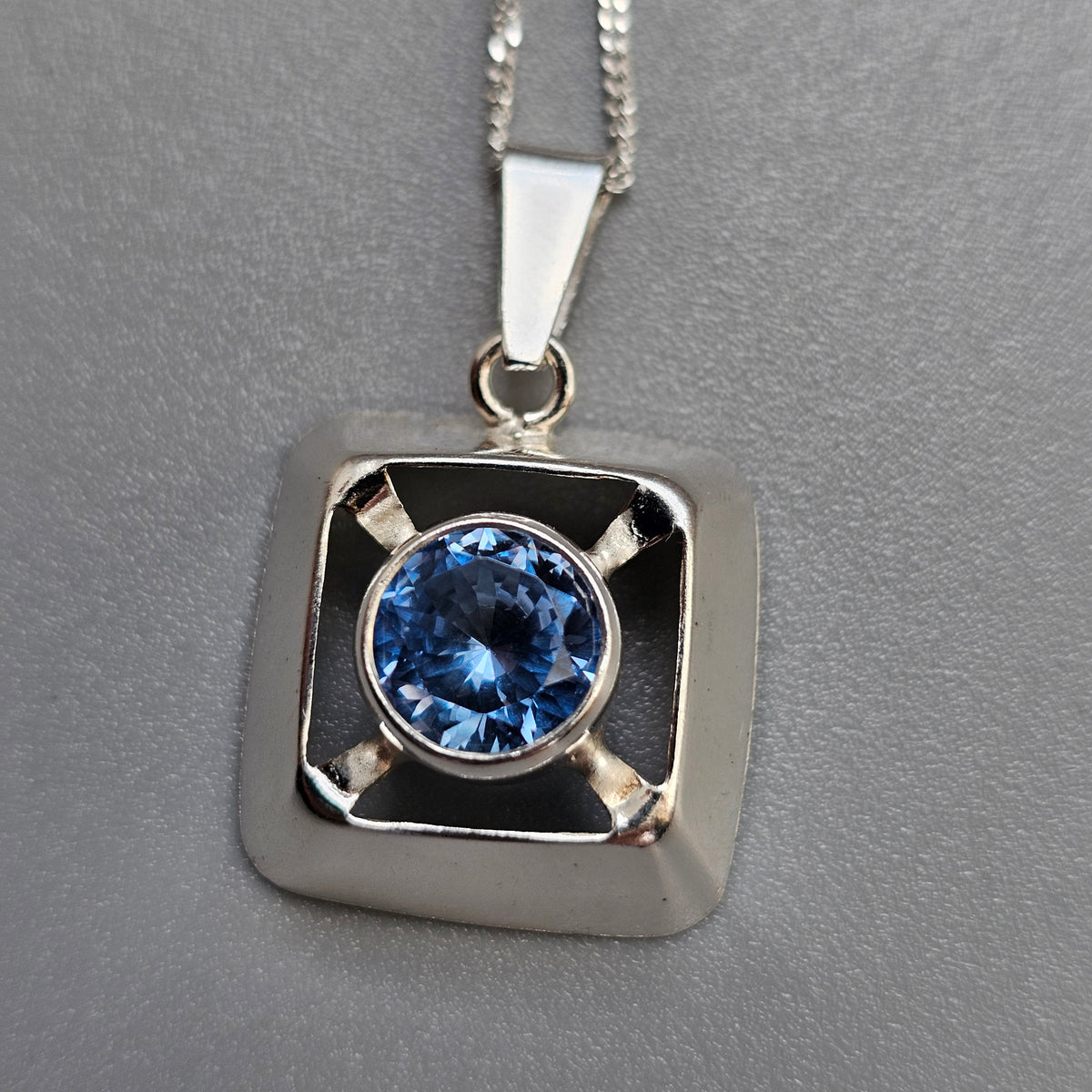 Vintage Finnish Sterling Silver Synthetic Blue Spinel Modernist Necklace