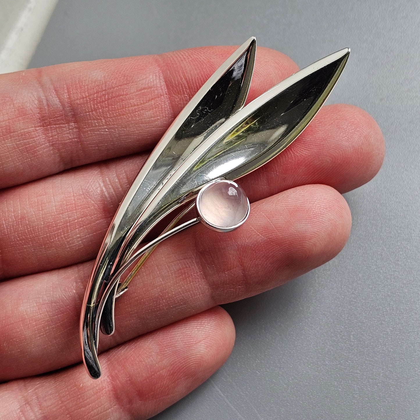 1960s Vintage Modernist Silver Rose Quartz Flower Brooch by Elis Kauppi for Kupittaan Kulta 1960